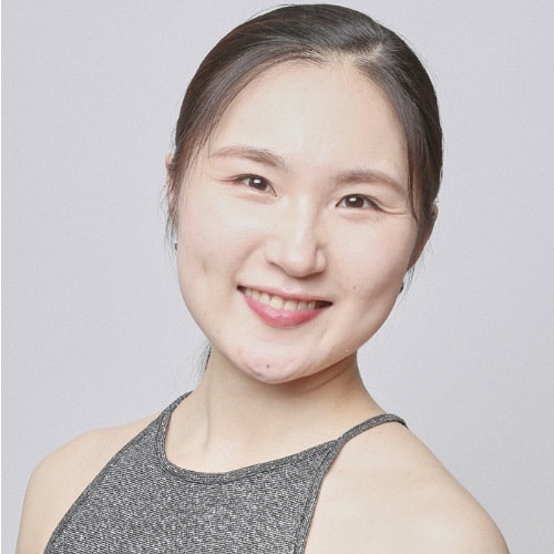 ミュージカル「カミヒト」ダンサー 青柳万智子 MACHIKO AOYAGI  3歳よりクラシックバレエを始め、大学にてコンテンポラリーダンスを中心にジャズダンス、モダンダンスなど幅広く学ぶ。日本女子体育大学舞踊学専攻卒業。横浜ダンスコレクション2019 コンペティションⅡ ベストダンサー賞受賞。2020〜2024 コンテンポラリーダンスカンパニーCo.Ruri Mitoに所属。国内公演やヨーロッパツアーに参加。WBC開幕式、東京2020オリンピック競技大会開会式、東京演劇アンサンブル「銀河鉄道の夜」などに出演。